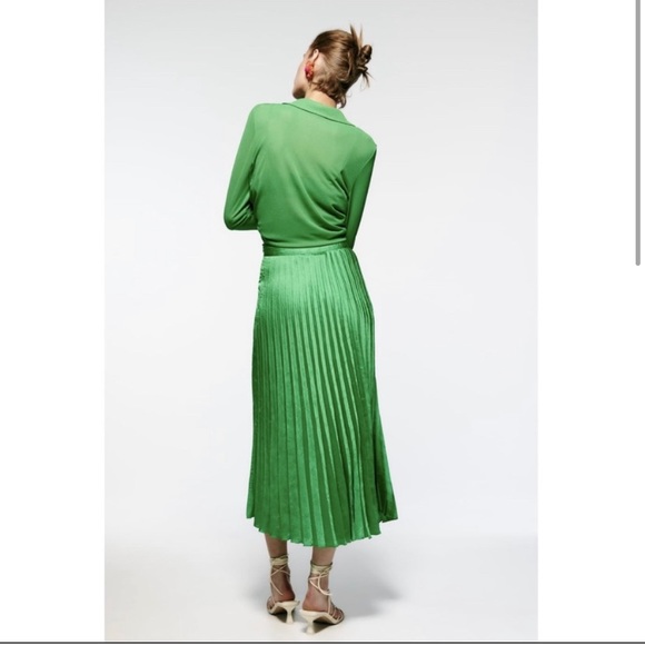 ***SOLD*** ZARA GREEN PLEATED SKIRT ***BRAND NEW*** SZ M - Picture 5 of 7